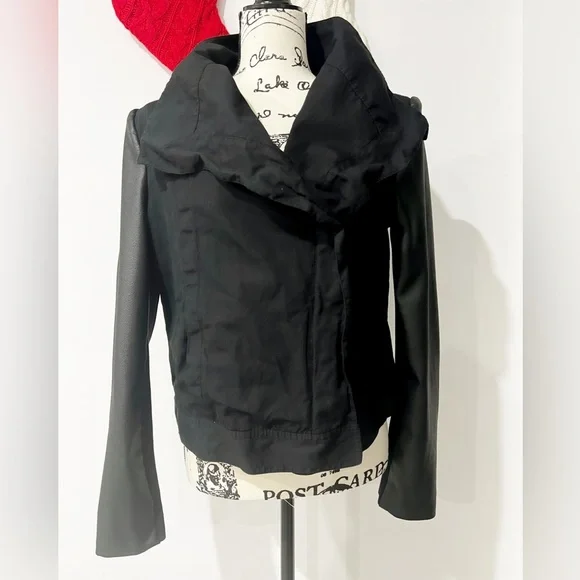 BCBGMAXAZRIA JACKET - Picture 3 of 8